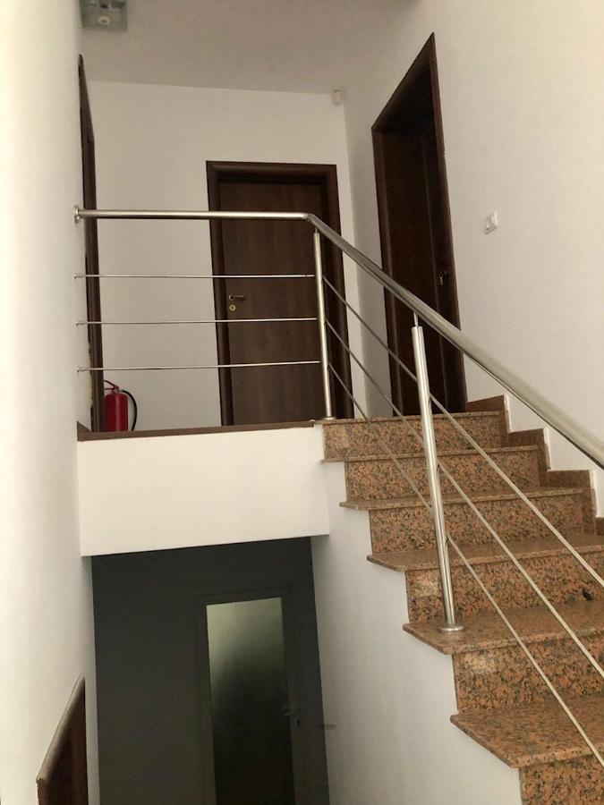 Vila Cu Trandafiri Cozy Apartments 2 Camere Bragadiru Exterior photo
